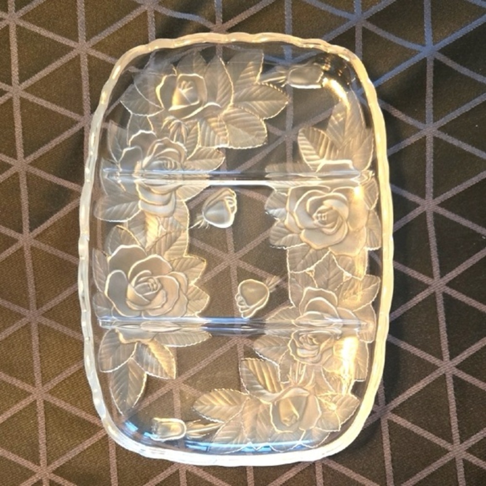 Studio Nova Japan Winter Rose Embossed Frosted Serving Tray